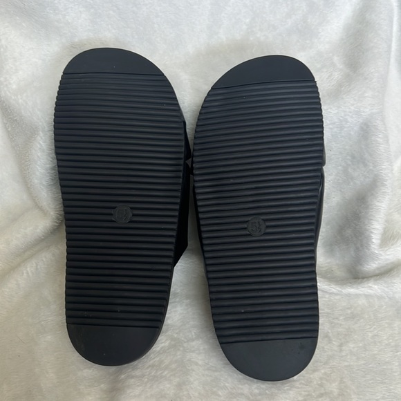 Black Sandals - Picture 3 of 4